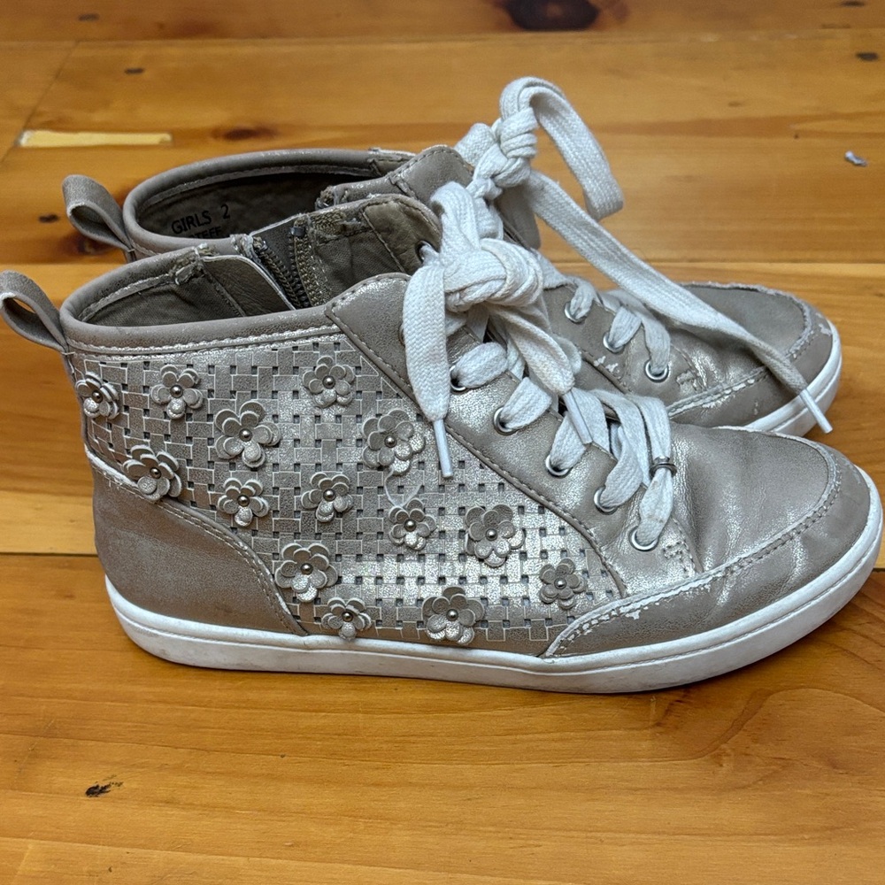 Report Kids Silver Floral High Top Sneakers | Size 2 | Little Girl